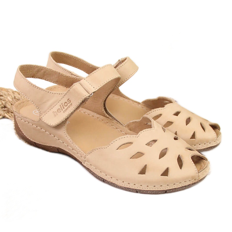 Sandali da donna in pelle su zeppa beige Helios 4011