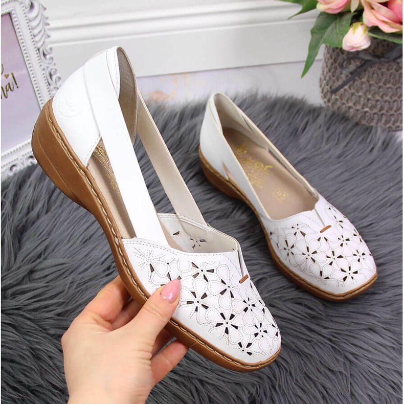 Scarpe da donna bianche in pelle traforata Rieker 41356 bianca