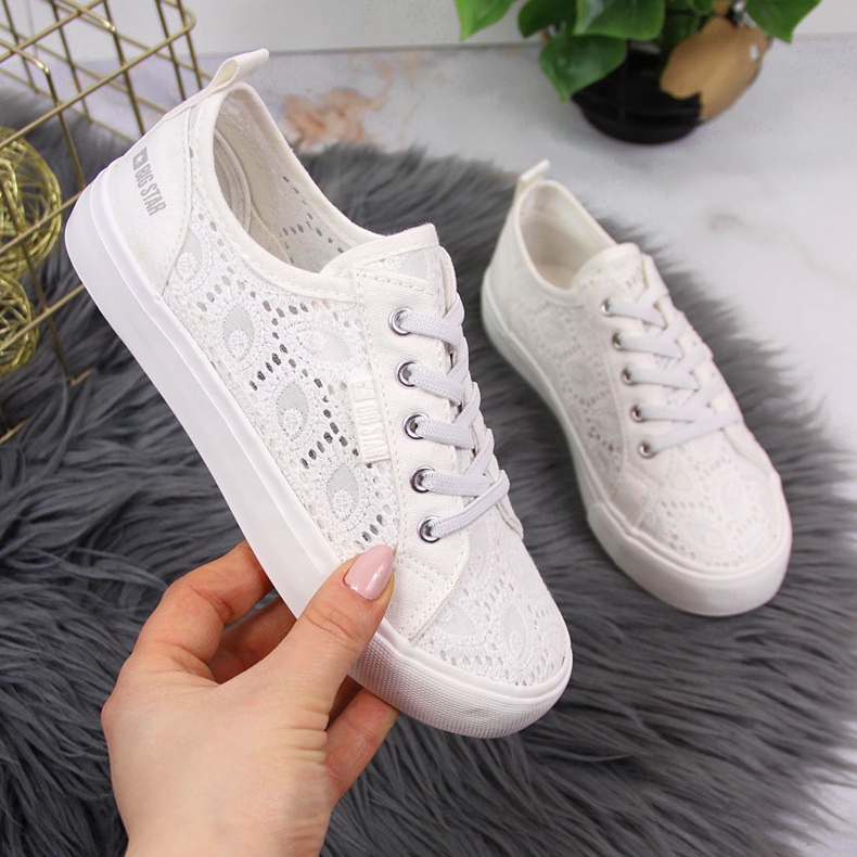 Sneakers bambina in pizzo bianco Big Star JJ374012 bianca