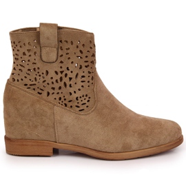 Stivali traforati da donna con zeppa Filippo beige