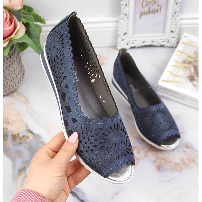 Scarpe da donna traforate, open toe, blu navy Jezzi