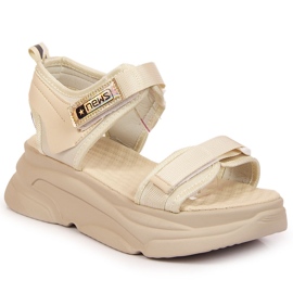 Sandali beige da donna sulla piattaforma sportiva NEWS