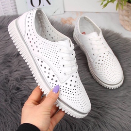Scarpa da donna Artiker in pelle traforata bianca