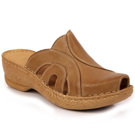 Ciabatte in pelle beige con zeppa Łukbut 650