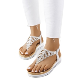 Sandali argento sulla piattaforma Ahola