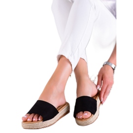 TRENDI Pantofole alla moda sulla piattaforma nero