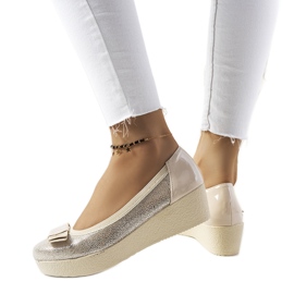Décolleté con zeppa Golden Corker beige d'oro