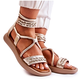 Sandali in pelle sulla piattaforma Maciejka 05559-25 Golden d'oro