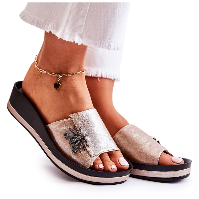 Vinceza Pantofole da donna alla moda con decorazione a buco dorato d'oro