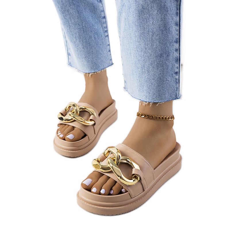 Ciabatte beige sulla piattaforma Berloz