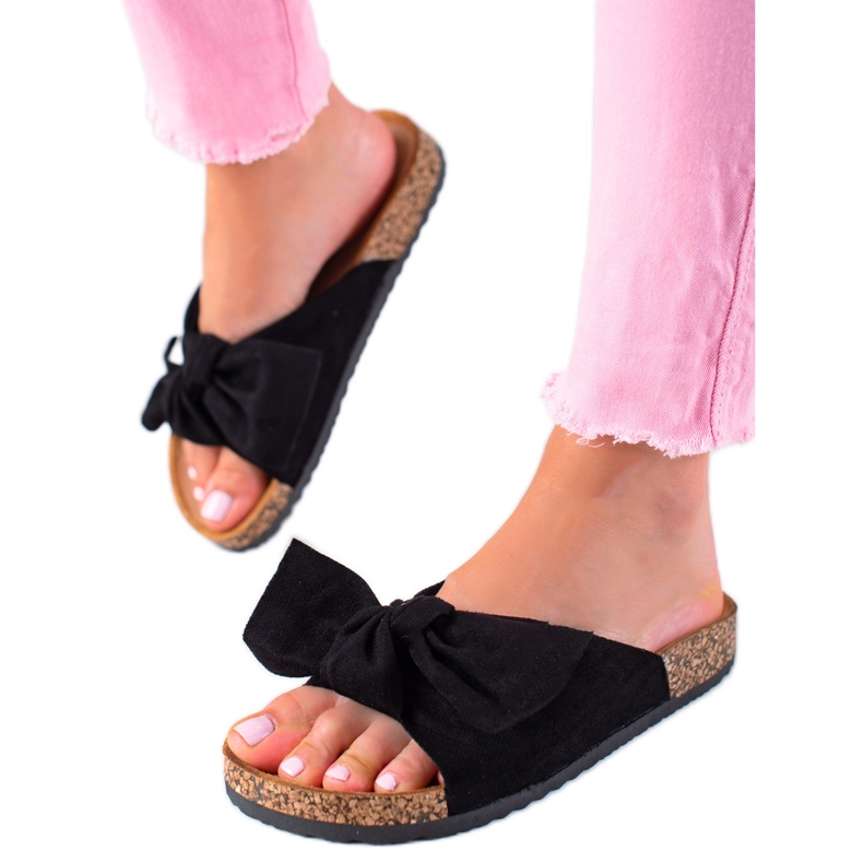 Comode pantofole alla moda nero