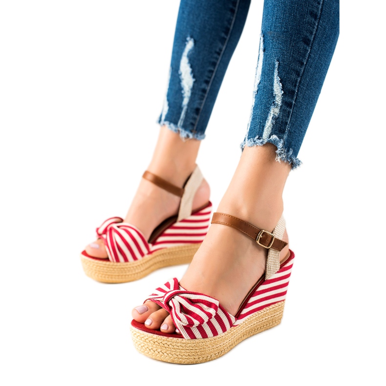 Sandali Con Un Fiocco Sulla Zeppa marrone rosso