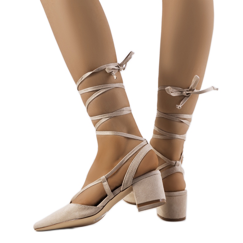 Décolleté beige stringate sul palo Victoris