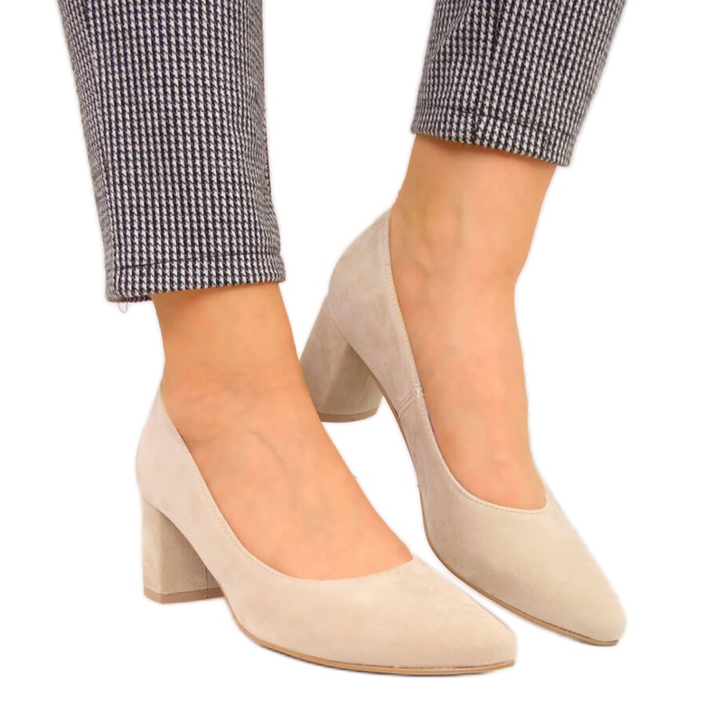 Décolleté sul montante in suede Juma beige