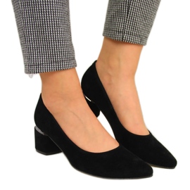 Décolleté su un blocco decorativo in suede Juma nero