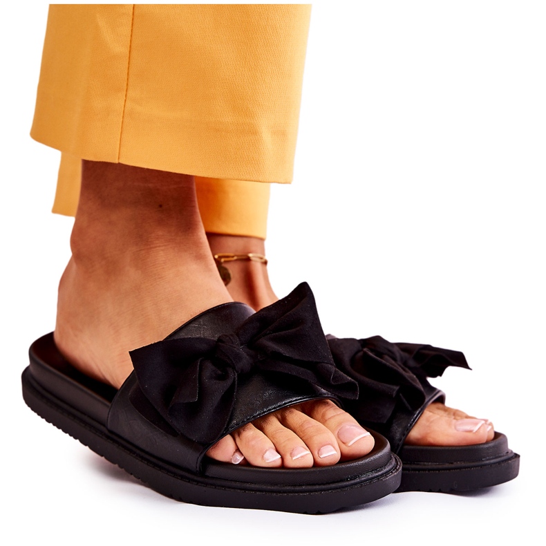 PJ1 Ciabatte da donna classiche in pelle con fiocco nero Dessy