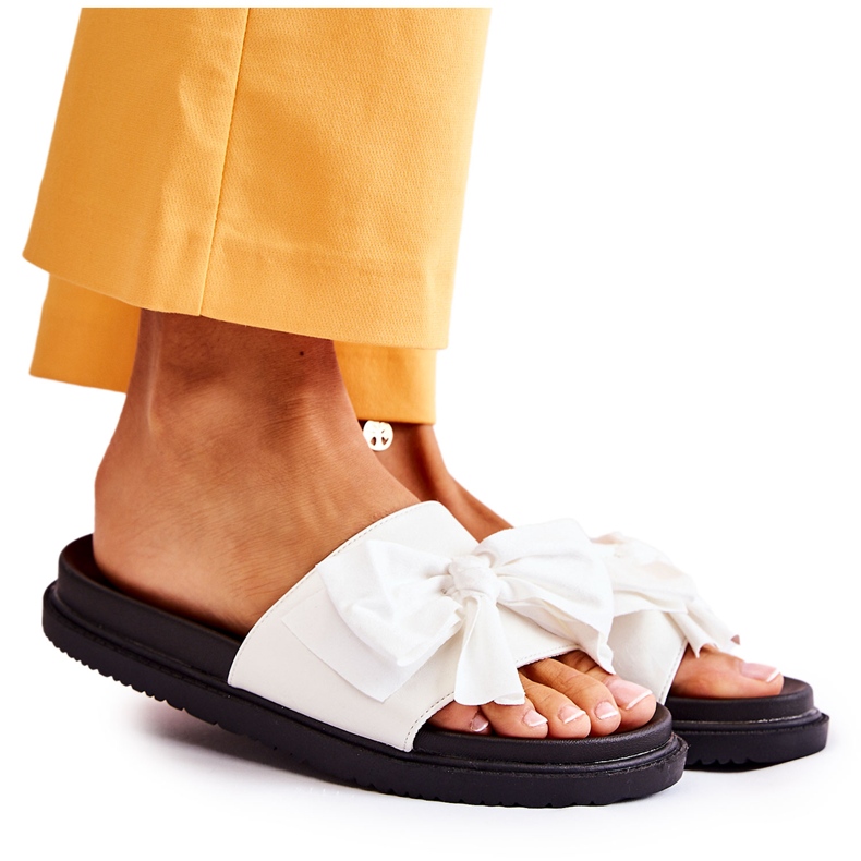 PJ1 Ciabatte da donna classiche in pelle con fiocco bianco Dessy bianca