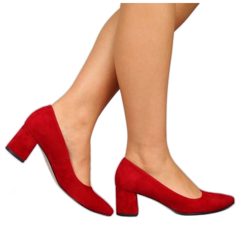 Décolleté su montante in suede rosso W Juma