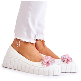 PA2 Ballerine In Pelle Su Una Piattaforma Con Una Decorazione Colorata Ladette Bianca
