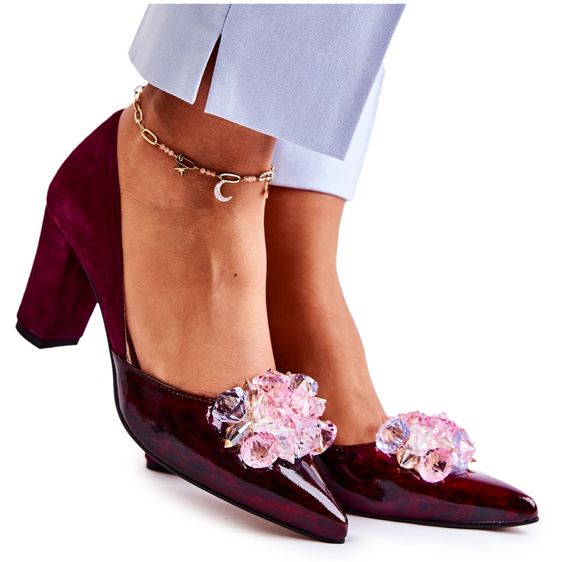 PA2 Décolleté in pelle alla moda con ornamenti Louna marrone rosso