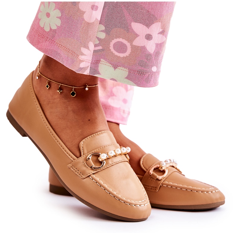 PG1 Mocassini da donna marroni con perle decorative di Sergia marrone