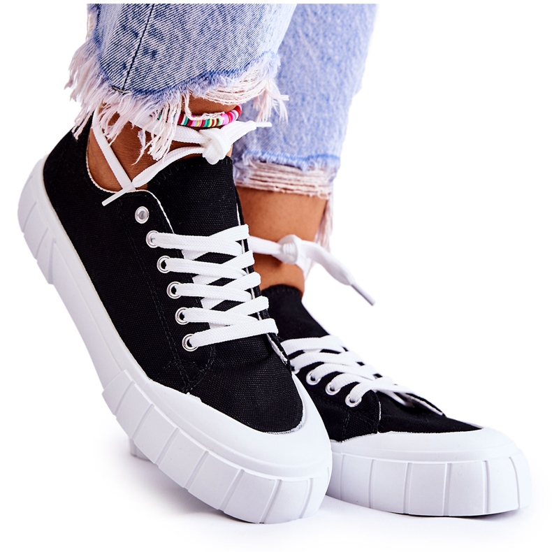 Sneakers da donna sulla piattaforma nera nero