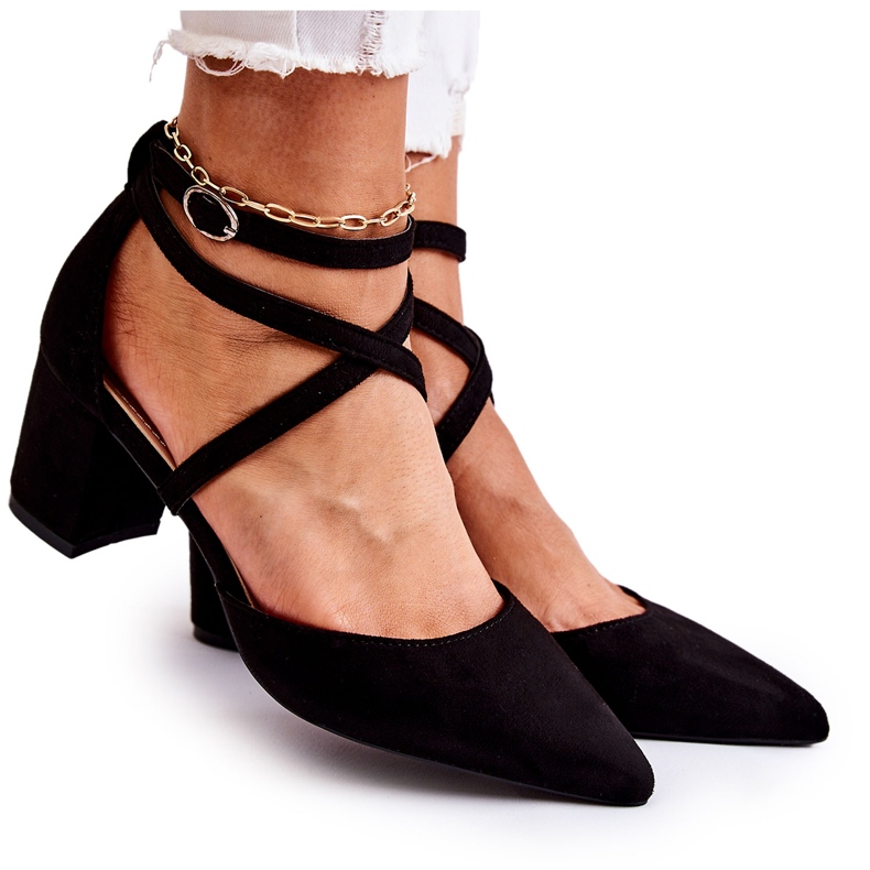 PG1 Pompe Alla Moda Su Un Crissa Nero Tacco Basso