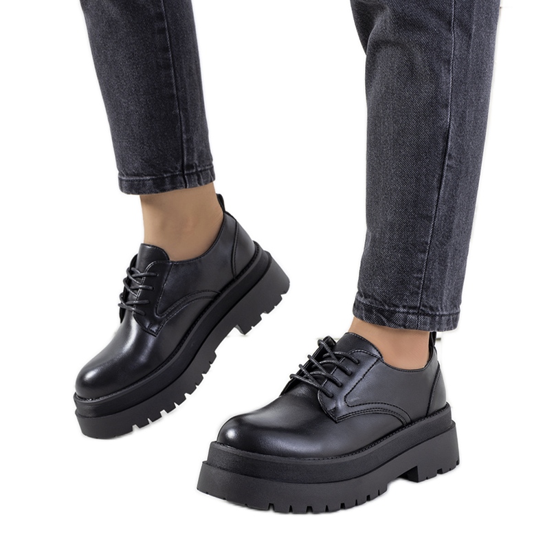 Scarpe nere sulla piattaforma Foxton nero