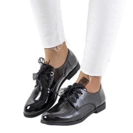 Scarpe laccate nere di Swisher nero