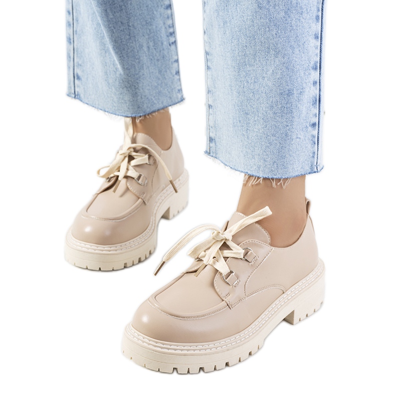Scarpe da lavoro beige per le donne