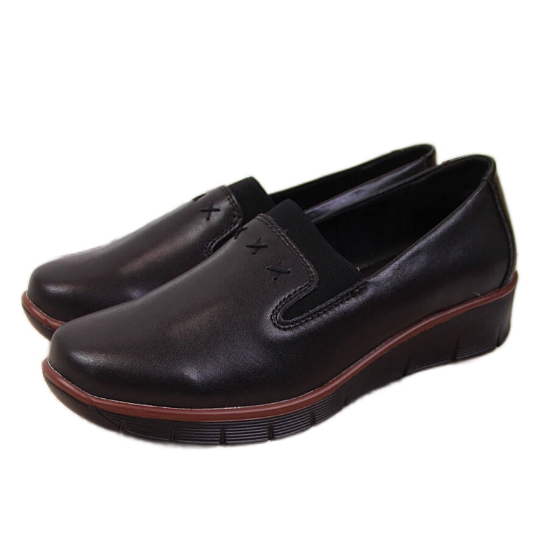 Comode scarpe da donna in pelle nere Filippo nero