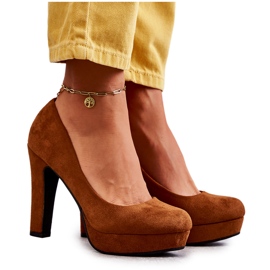 Décolleté Classiche In Pelle Scamosciata Sul Tacco Camel Soro marrone