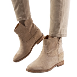 Stivaletti Zoki beige con zeppa rivestita