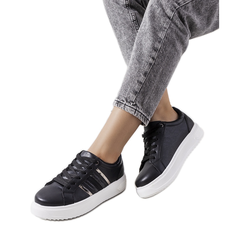 Sneakers nere sulla piattaforma Goldsmi nero