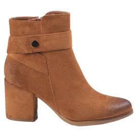 Stivali marroni da donna sul palo realizzati in suede ecologico Shelovet marrone