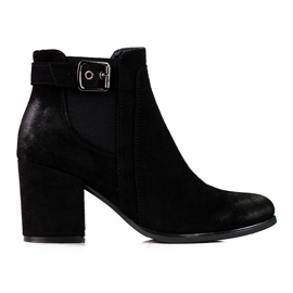 Stivaletti Chelsea da donna in camoscio nero sul post di Shelovet