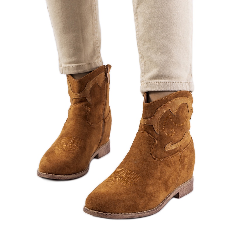 Gli stivali da cowboy marroni di Velha marrone