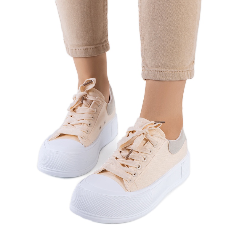 Sneakers beige sulla piattaforma Kilkenny