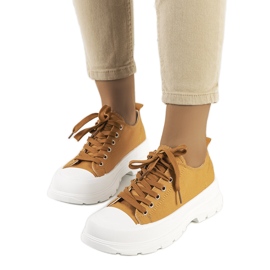 Sneakers marroni con suola spessa in Ardglass marrone