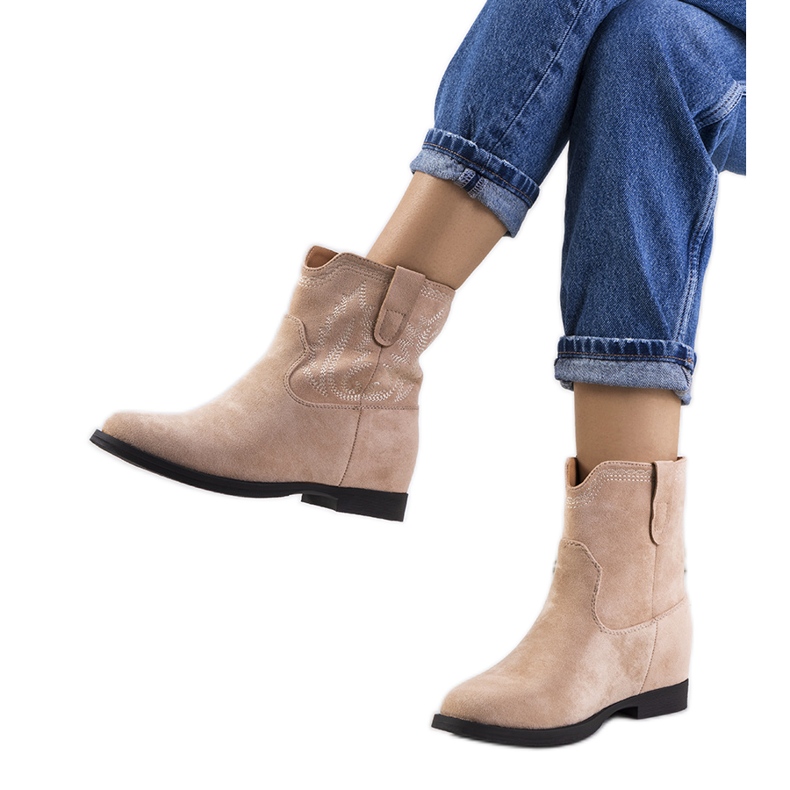 Stivaletti beige con zeppa ricoperta di Wolfpine