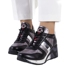 Sneakers nere e metalliche sulla zeppa Ifruf nero argento