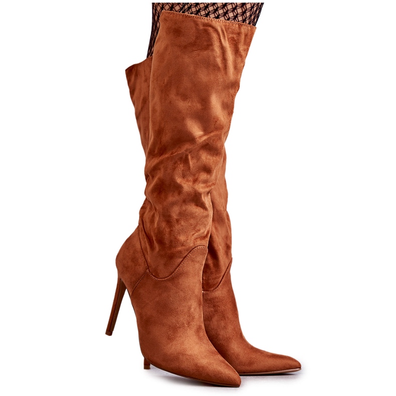 Stivali classici in camoscio con tacco alto Camel Ameya marrone