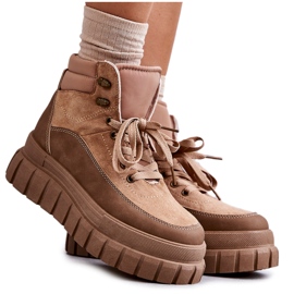 Stivali comodi sulla piattaforma Sanchio beige scuro