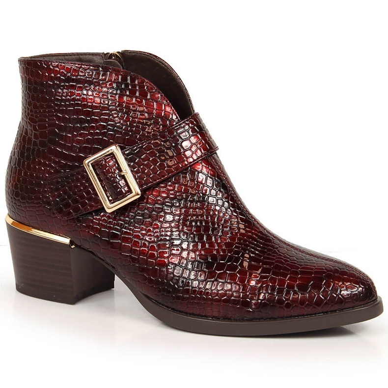 Stivali laccati per donna isolati coccodrillo bordeaux Vinceza chiaretto