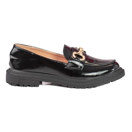 Scarpa nera da donna Shelovet realizzata in pelle ecologica verniciata nero