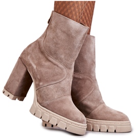 Stivali In Pelle Scamosciata Sul Tacco Alto Beige Elia