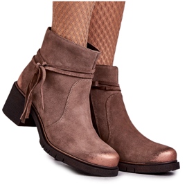 Stivaletti in camoscio da donna Maciejka 05720-14 Marrone chiaro