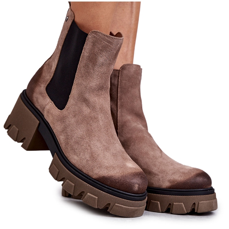 Stivali con plateau da donna in pelle scamosciata beige Hilde marrone