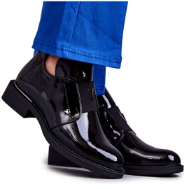 Vinceza Stivali laccati con intagli su tacco piatto Black Eunice nero