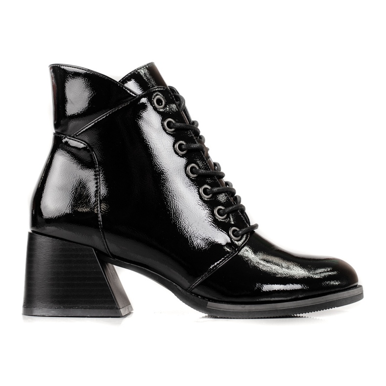Eleganti stivali da donna laccati con allacciatura Vinceza nero